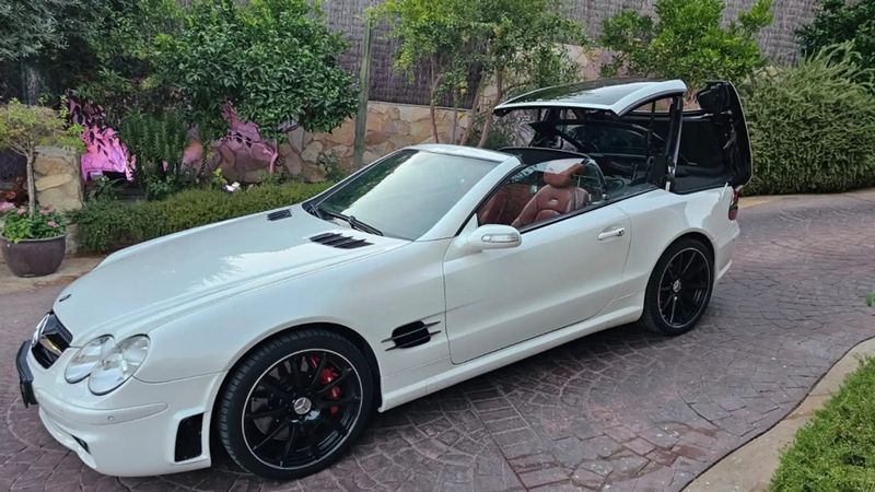 Mercedes-Benz SL-Class • 2005 • 77,000 km 1