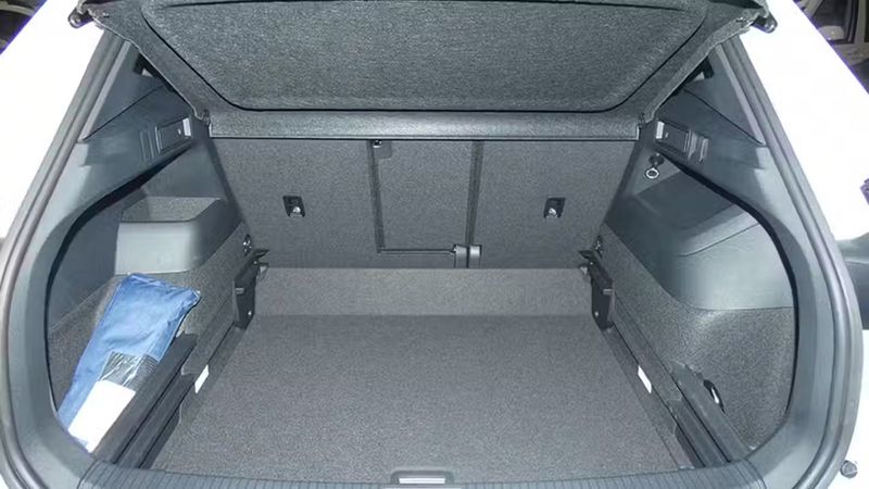 Volkswagen Tiguan • 2024 • 4,100 km 8