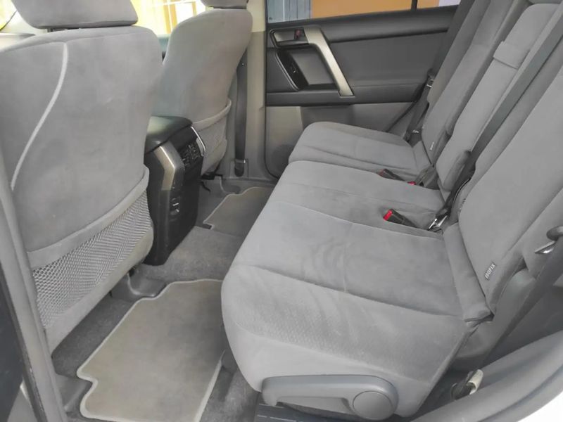 Toyota Land Cruiser • 2009 • 240,000 km 5