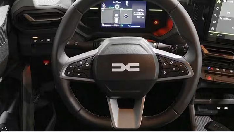 Dacia Duster • 2024 • 10,170 km 12