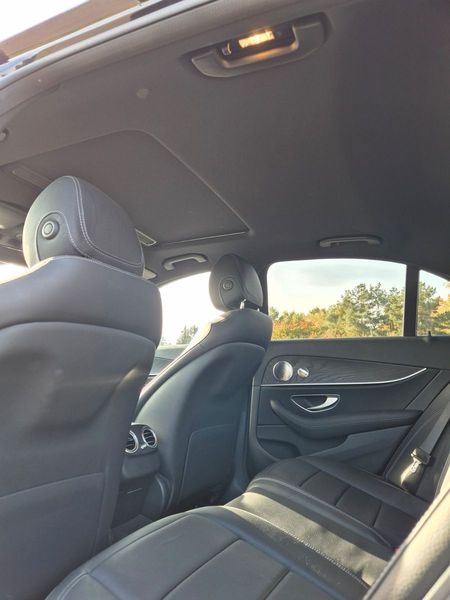 Mercedes-Benz E • 2019 • 180,500 km 4