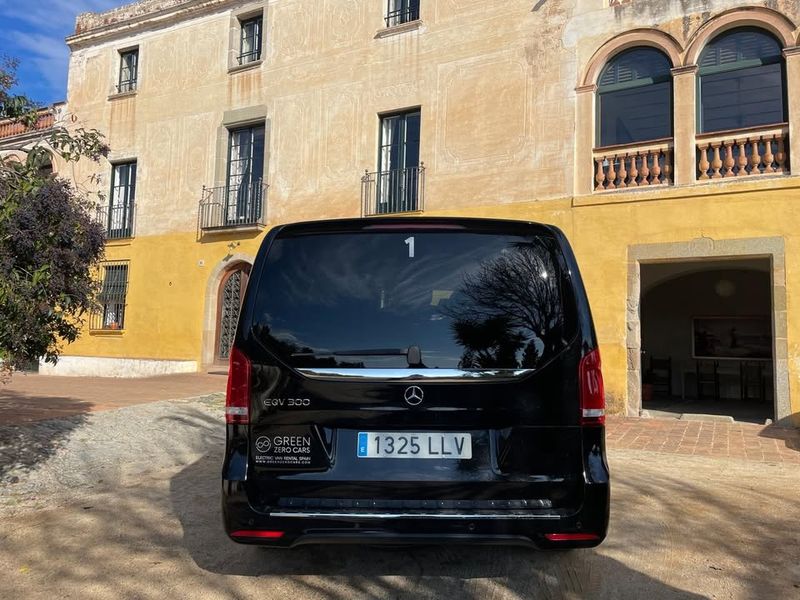 Mercedes-Benz Sprinter • 2023 • 15,366 km 3