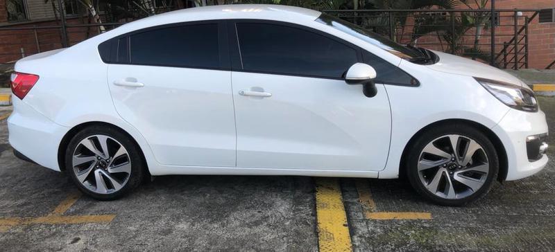 Kia Rio sedan • 2017 • 44,000 km 4