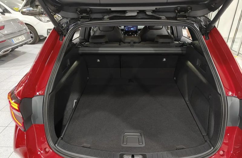 Toyota Corolla Combi • 2024 • 37,727 km 9