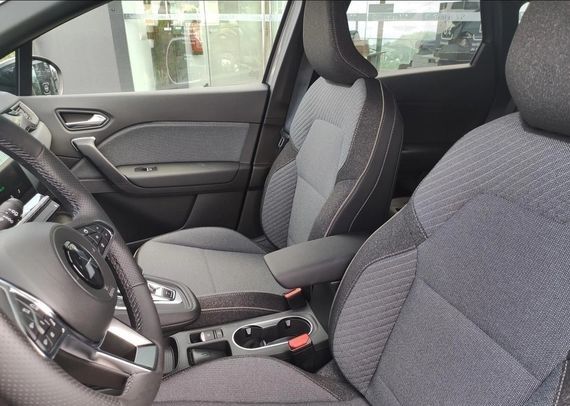Mitsubishi ASX • 2024 • 1,500 km 9