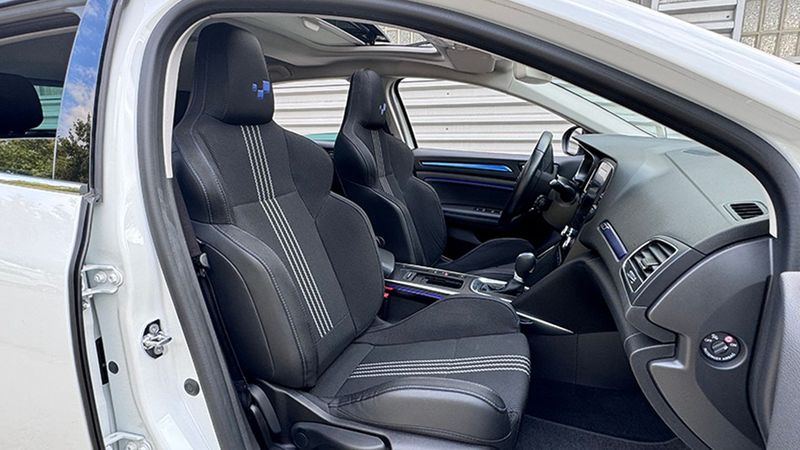 Renault Mégane • 2019 • 14,700 km 17