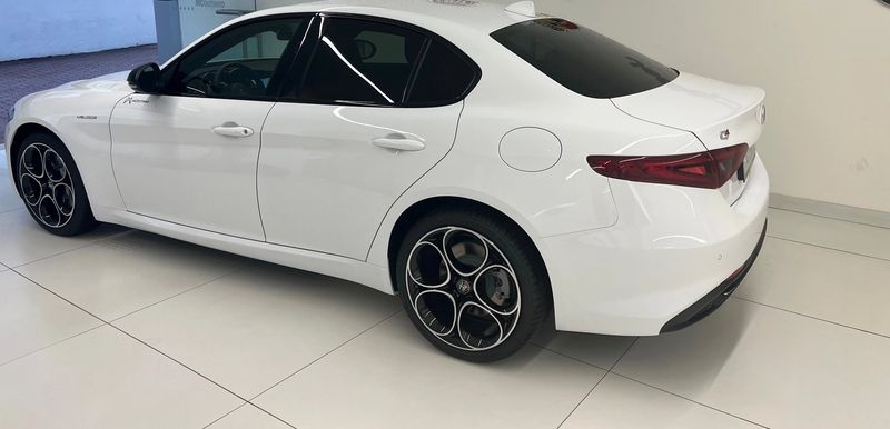 Alfa Romeo Giulia • 2022 • 40,500 km 7