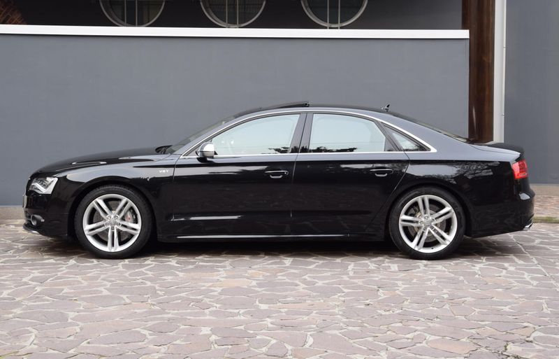 Audi S8 • 2013 • 162,000 km 6