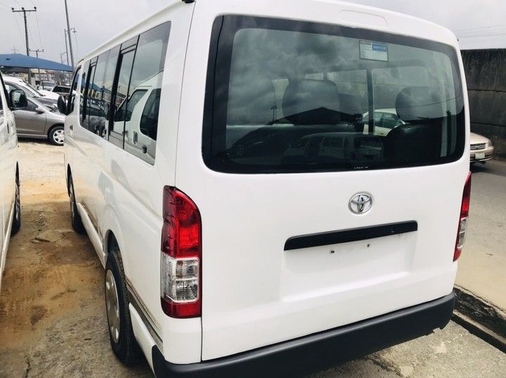 Toyota Hiace • 2012 • 37 km 2