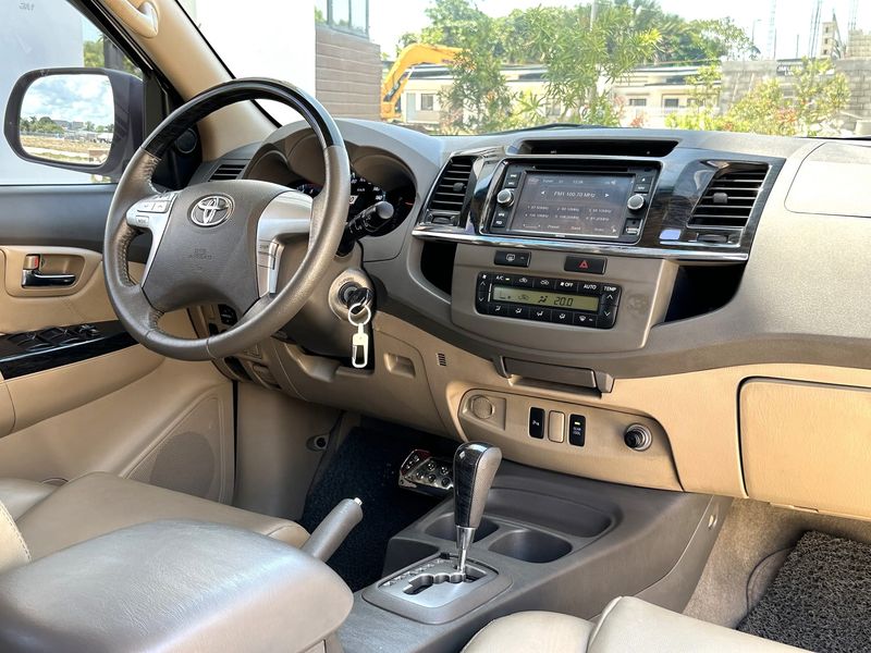 Toyota Fortuner • 2013 • 88 km 6