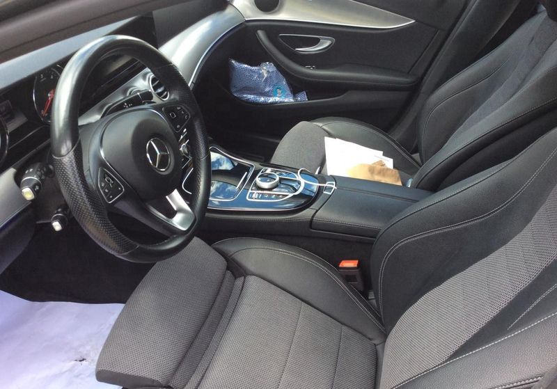 Mercedes-Benz 230 - 300 CE Coupé • 2017 • 170,000 km 3