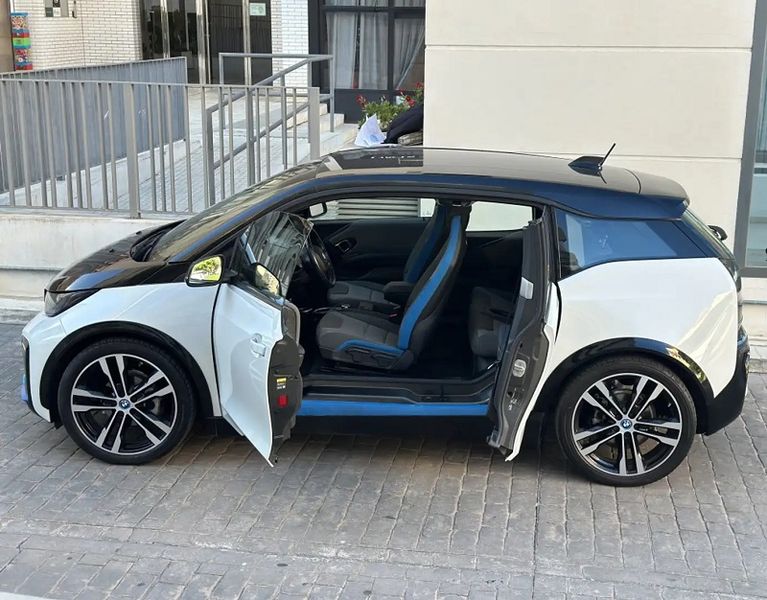 BMW i3 • 2019 • 61,900 km 7