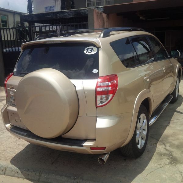 Toyota RAV4 • 2013 • 32 km 2