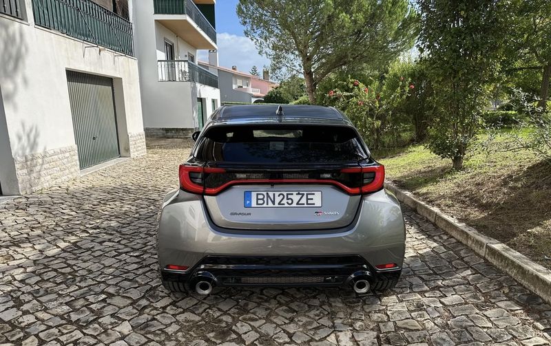 Toyota Yaris • 2024 • 10,000 km 4