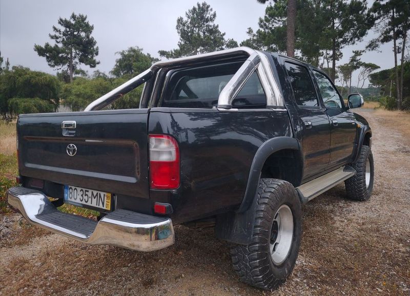 Toyota Hilux • 1999 • 256,000 km 5