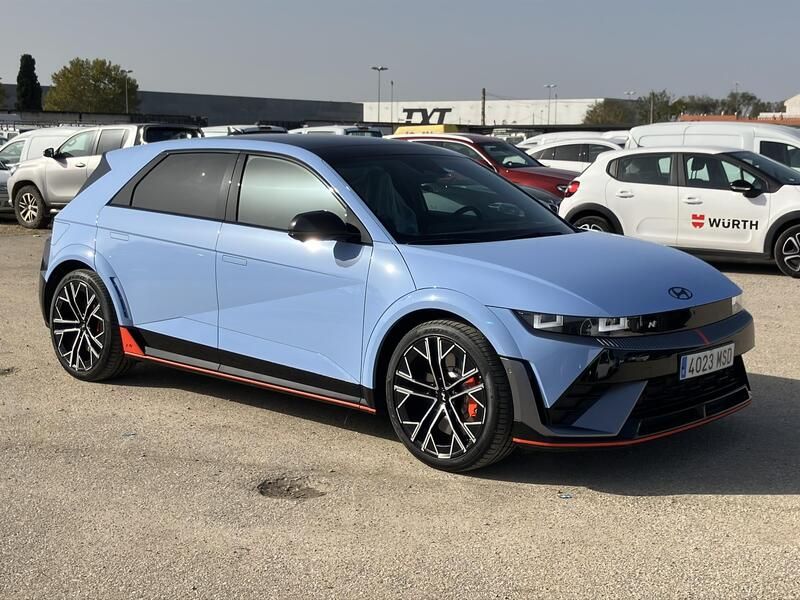 Hyundai Ioniq Electric • 2024 • 20,256 km 7