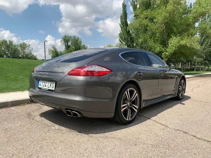 Porsche Panamera • 2012 • 115,000 km 2