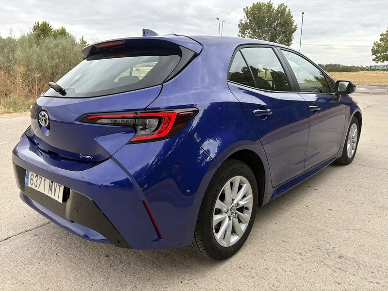 Toyota Corolla Hybrid • 2024 • 16,000 km 4