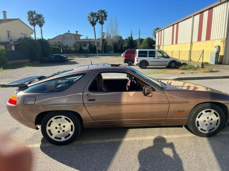 Porsche 928 • 1987 • 99,990 km 7