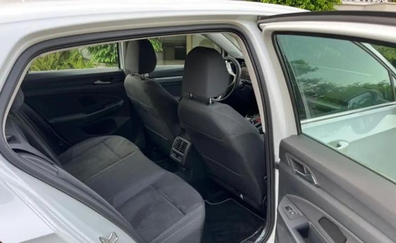 Volkswagen Golf • 2020 • 25,000 km 2