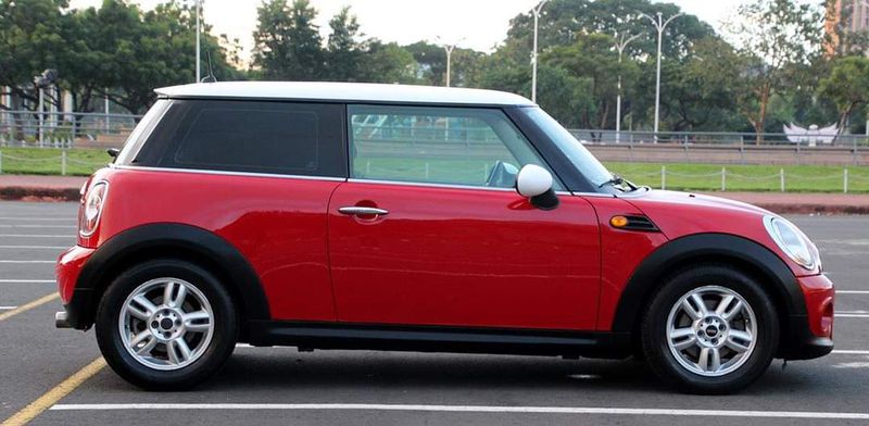 MINI Cooper • 2011 • 123,456 km 3