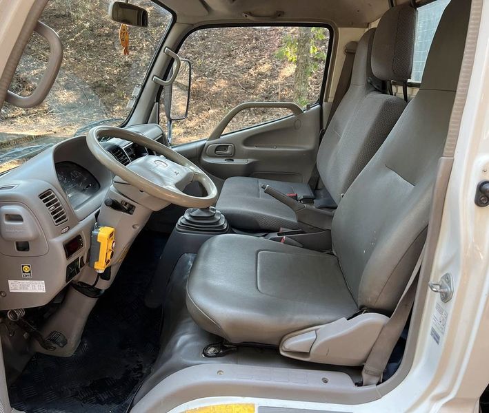 Toyota Dyna • 2008 • 213,000 km 7