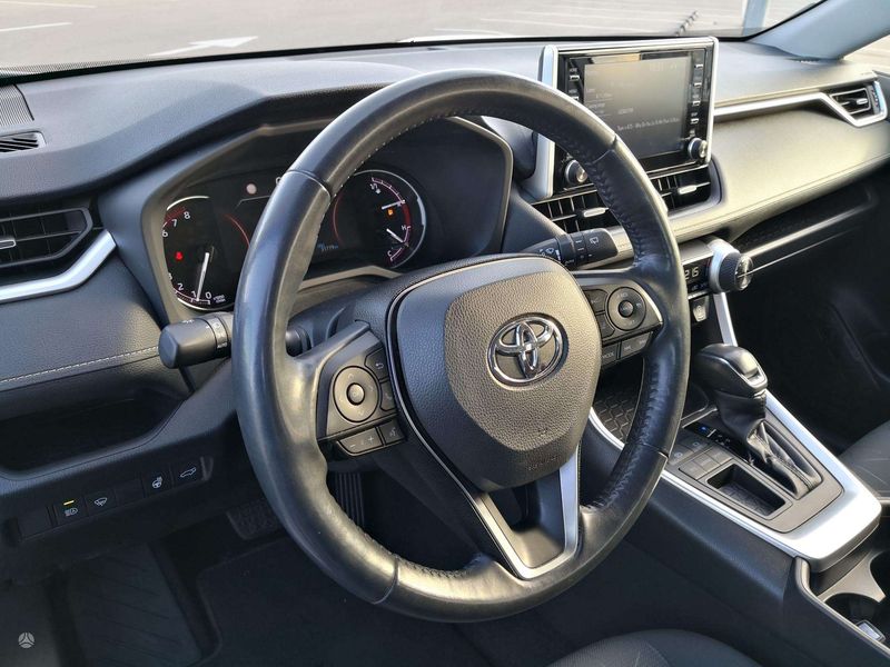 Toyota RAV4 • 2019 • 135,000 km 18