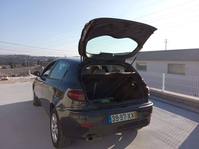 Alfa Romeo 147 • 2004 • 230,000 km 2