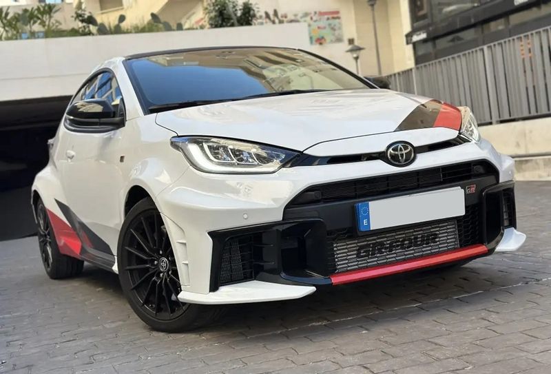 Toyota Yaris • 2024 • 19,600 km 15