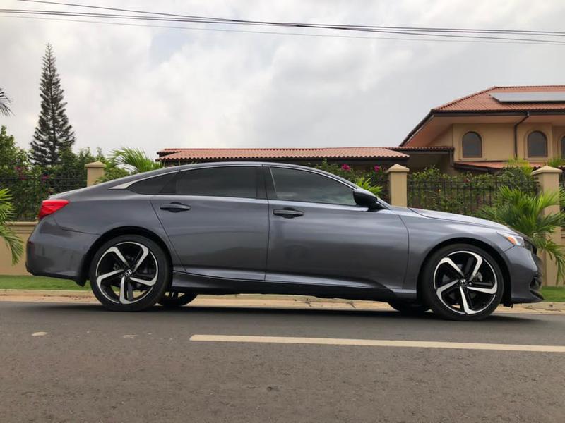 Honda Accord • 2018 • 60,000 km 3
