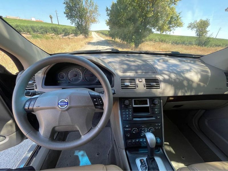 Volvo XC90 • 2004 • 240,000 km 3