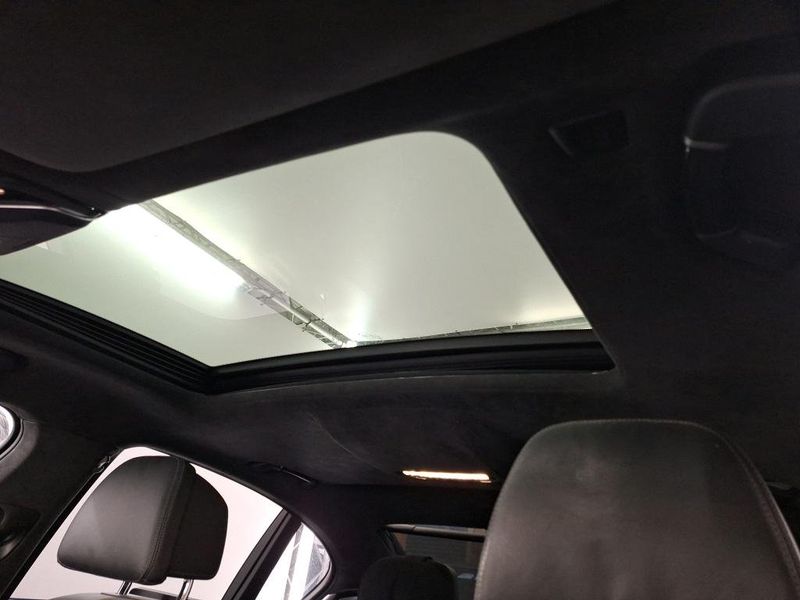 BMW 7 Series • 2020 • 136,314 km 4