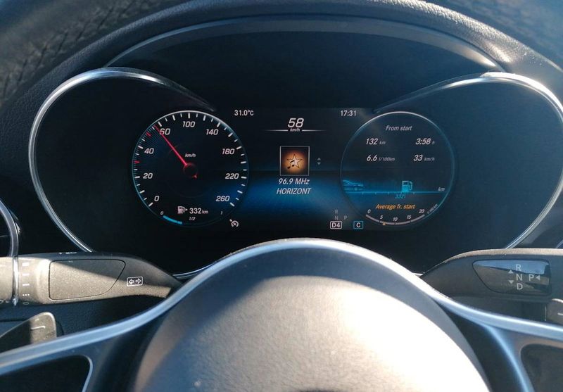 Mercedes-Benz GLC • 2019 • 49,999 km 5