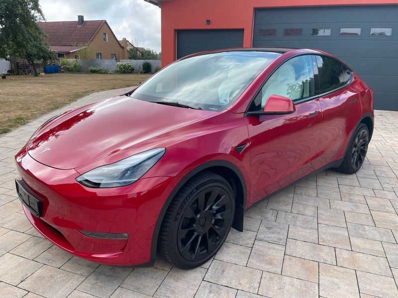 Tesla Model Y • 2022 • 18,000 km 3