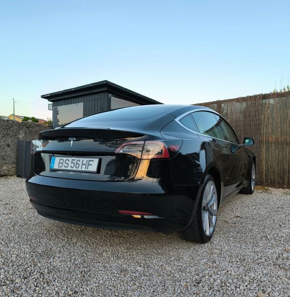 Tesla Model 3 • 2019 • 191,000 km 4