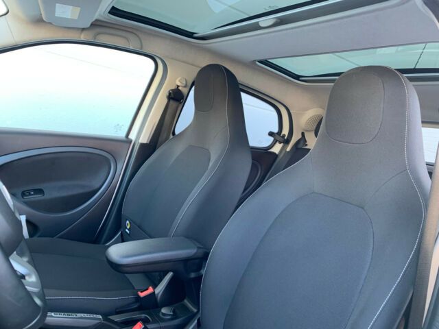 Smart Forfour • 2018 • 60,000 km 12