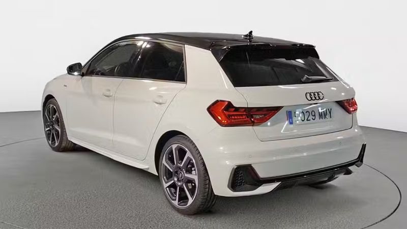 Audi A1 • 2024 • 19,902 km 4