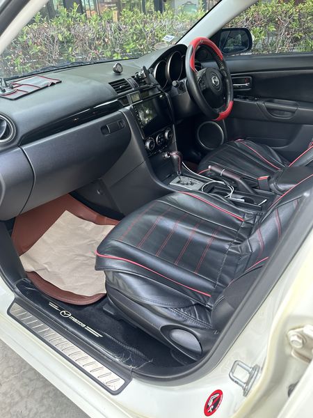 Mazda 3 • 2010 • 211,860 km 2