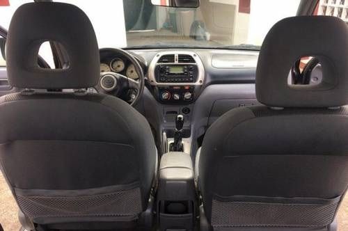 Toyota RAV4 • 2001 • 232,000 km 6