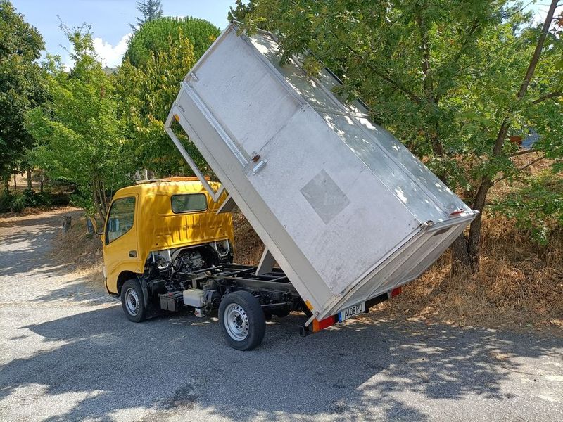 Toyota Dyna • 2009 • 129,000 km 4