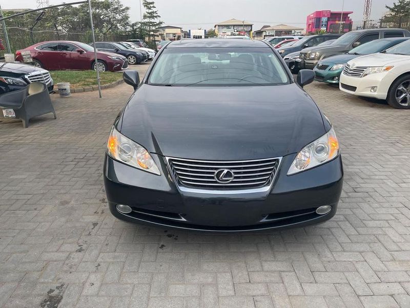 Lexus ES • 2008 • 80,000 km 1