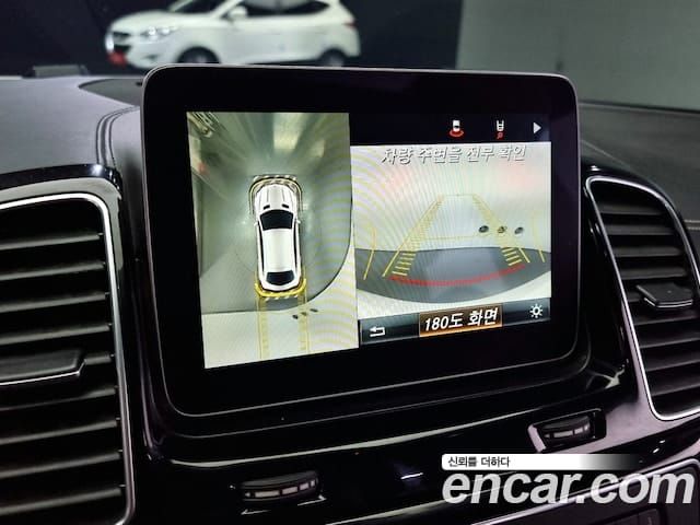 Mercedes-Benz GLE • 2018 • 102 km 16