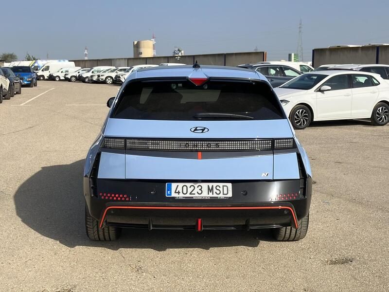 Hyundai Ioniq Electric • 2024 • 20,256 km 4