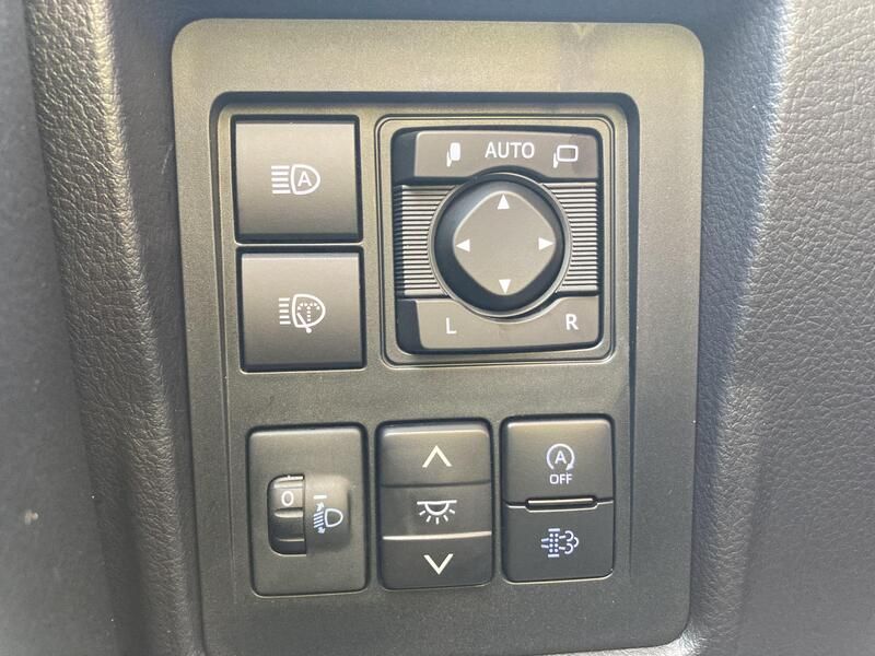 Toyota Land Cruiser • 2022 • 15,926 km 8