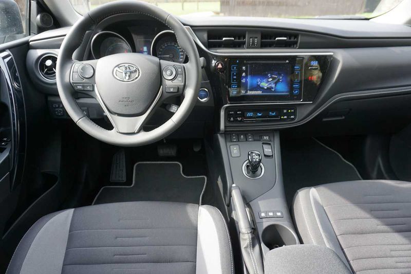 Toyota Auris • 2018 • 71,200 km 8