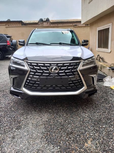 Lexus LX • 2023 • 82,000 km 10