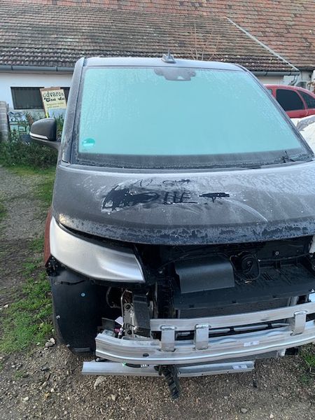 Volkswagen Multivan • 2022 • 9,000 km 7