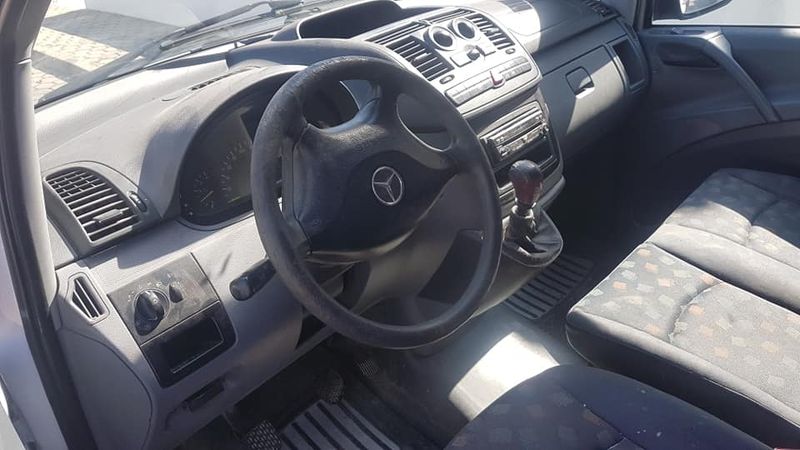 Mercedes-Benz 310 Van • 2004 • 160,000 km 4