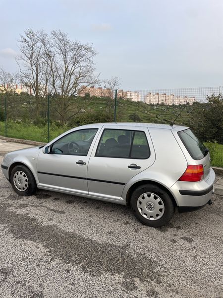 Volkswagen Golf • 2001 • 192,000 km 9