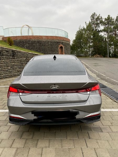 Hyundai Elantra • 2021 • 35,000 km 6